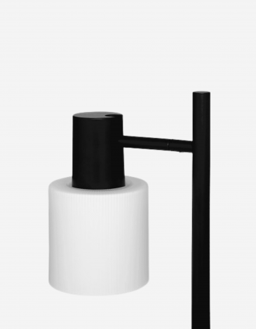 LAMPARA DE PIE RECTA METAL NEGRO
