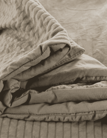 COLCHA POLIESTER 180X260 120GSM BEIGE