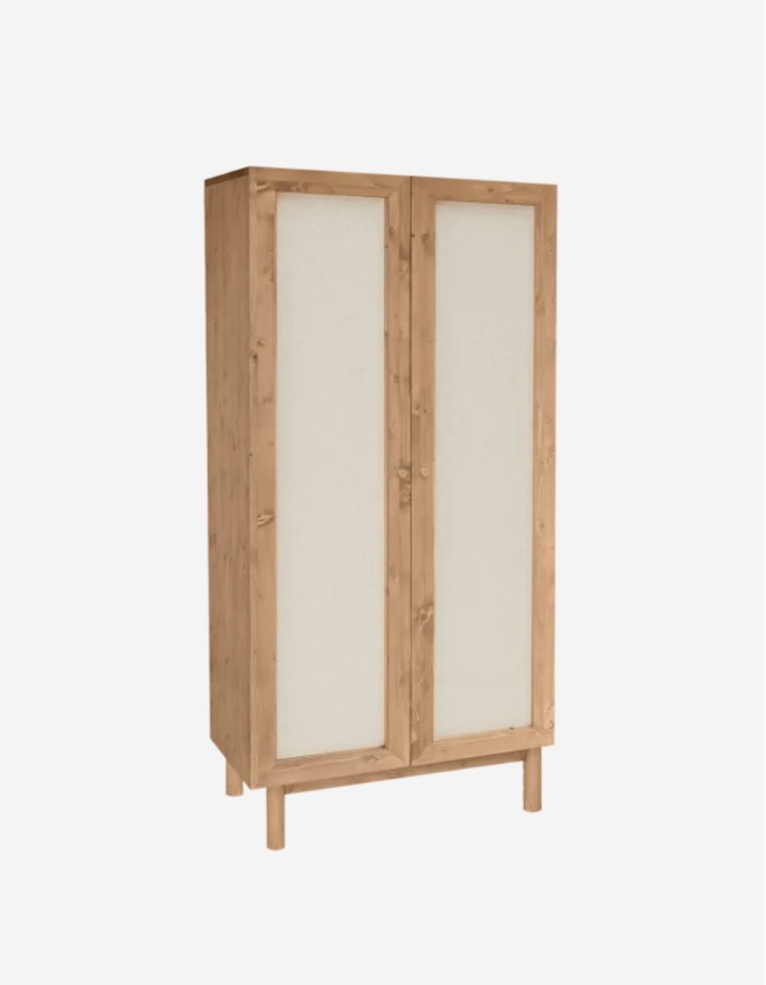 ARMARIO DE MADERA MACIZA Y TEJIDO DE LINO EN TONO 