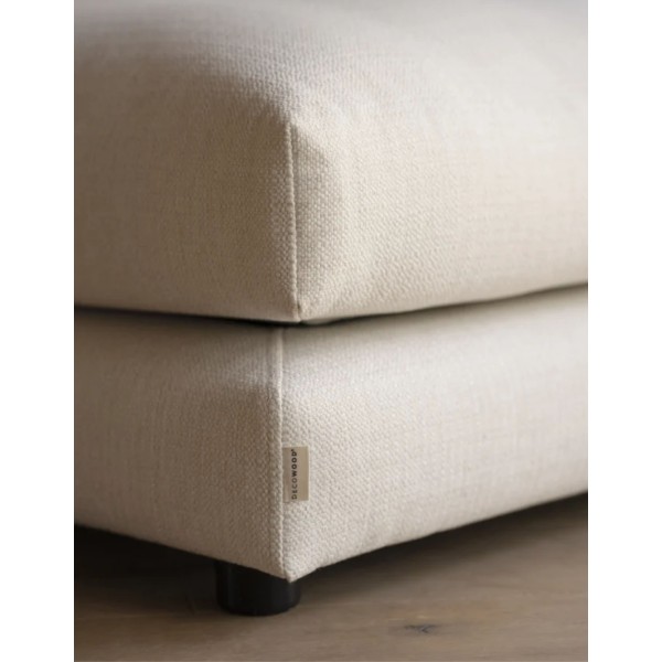 PUFF BLANCO ROTO DE 97X78 CM. 