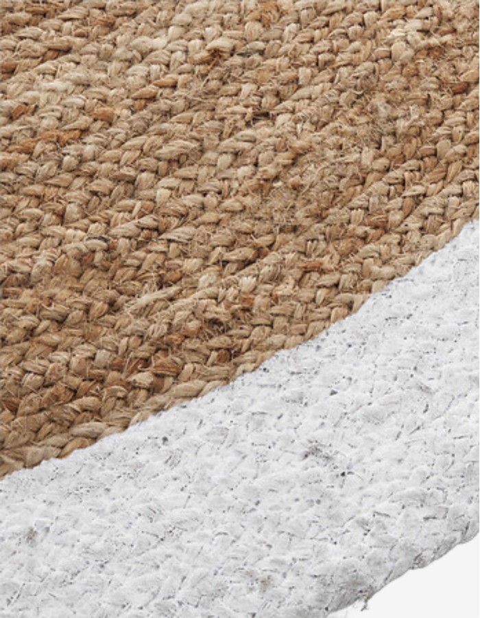 ALFOMBRA REDONDA CON BORDE BLANCO.