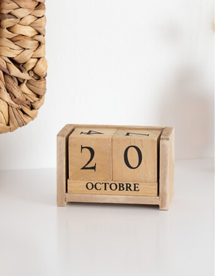 CALENDARIO CUBOS MADERA 