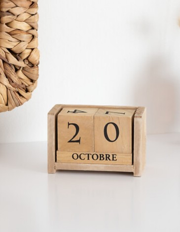 CALENDARIO CUBOS MADERA 