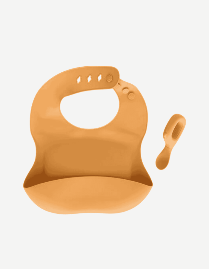 SET DE BABERO Y CUCHARA SILICONA OCRE