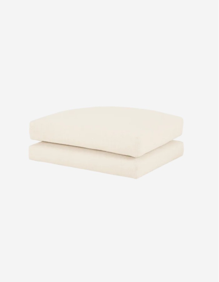 PUFF BLANCO ROTO DE 97X78 CM. 