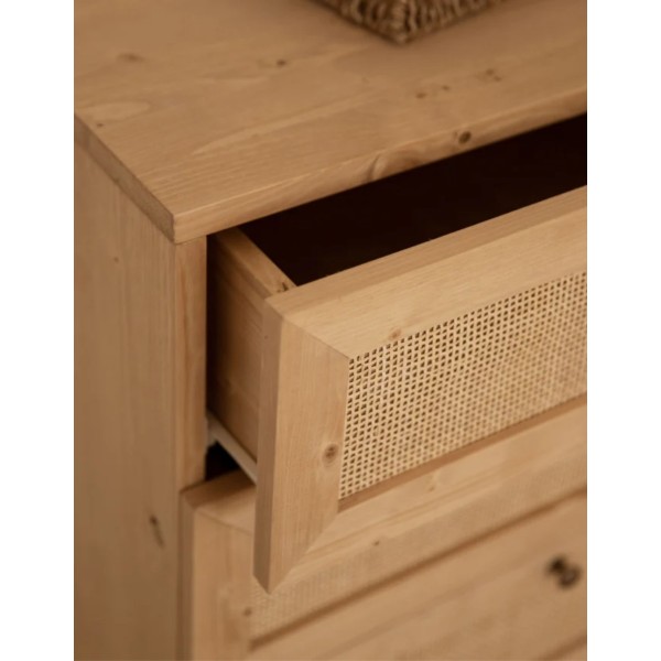 CÓMODA DE MADERA MACIZA Y RAFIA 6 CAJONES EN TONO 