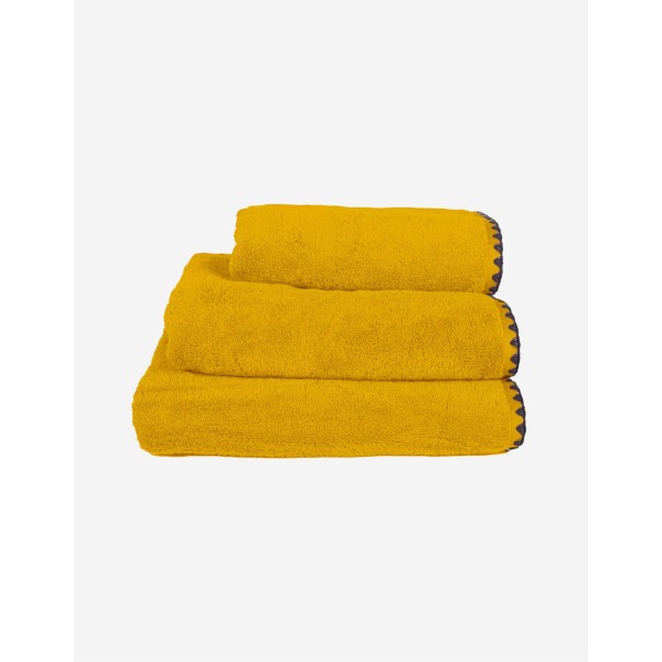 TOALLA DE BAÑO DE ALGODÓN 90X140 CM EN TONO MOSTAZ