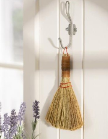 ESCOBA MINI DECORATIVA